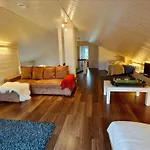 Aada By The Slopes Villa *
