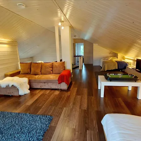 Aada By The Slopes Villa *